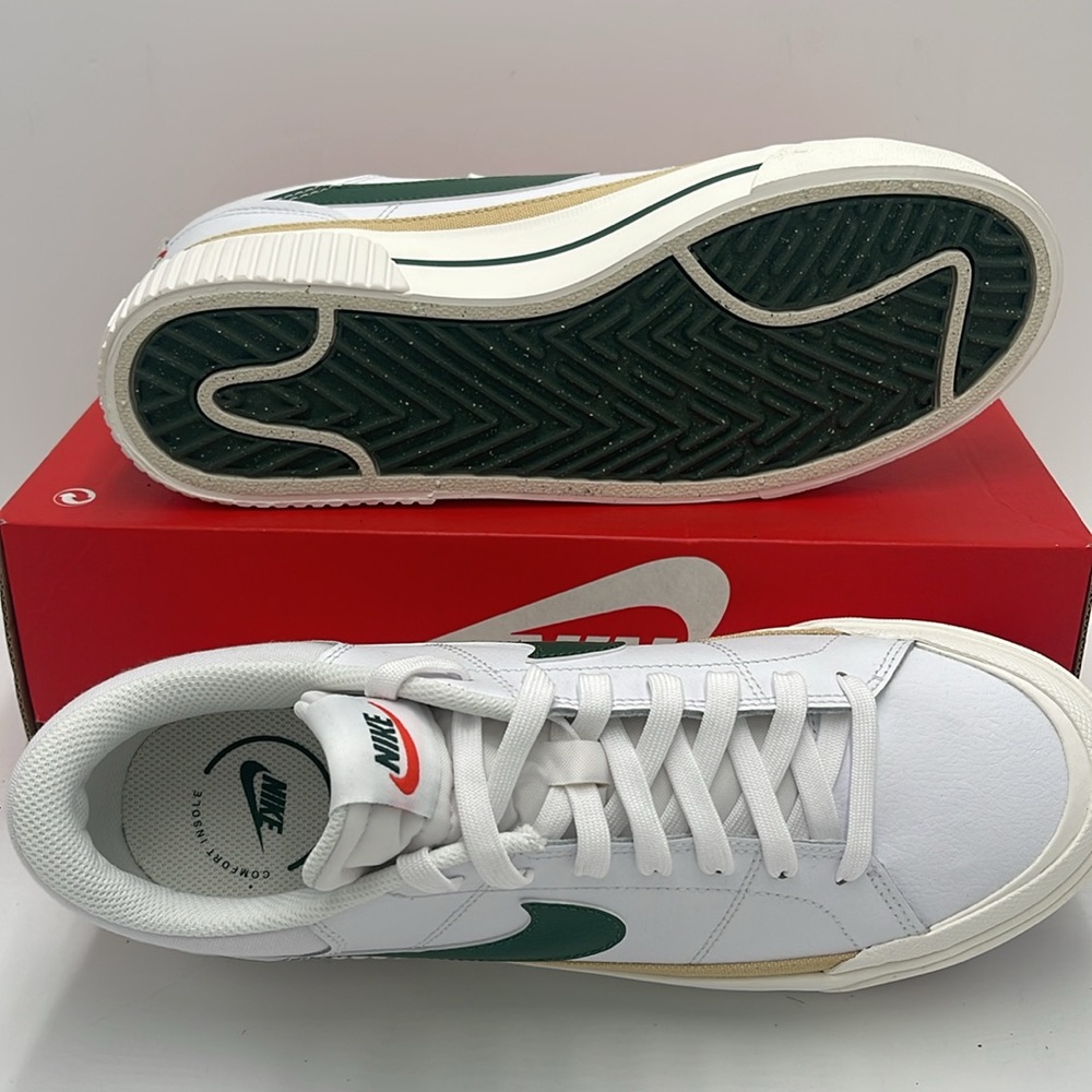 Nike WMNS Court Legacy Lift
Platforms 
White/Sail/Sesame/Fir
Style DM7590-107 - Picture 3 of 16